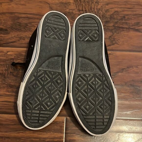 Converse Black Sneaker Shoes - Picture 5 of 10